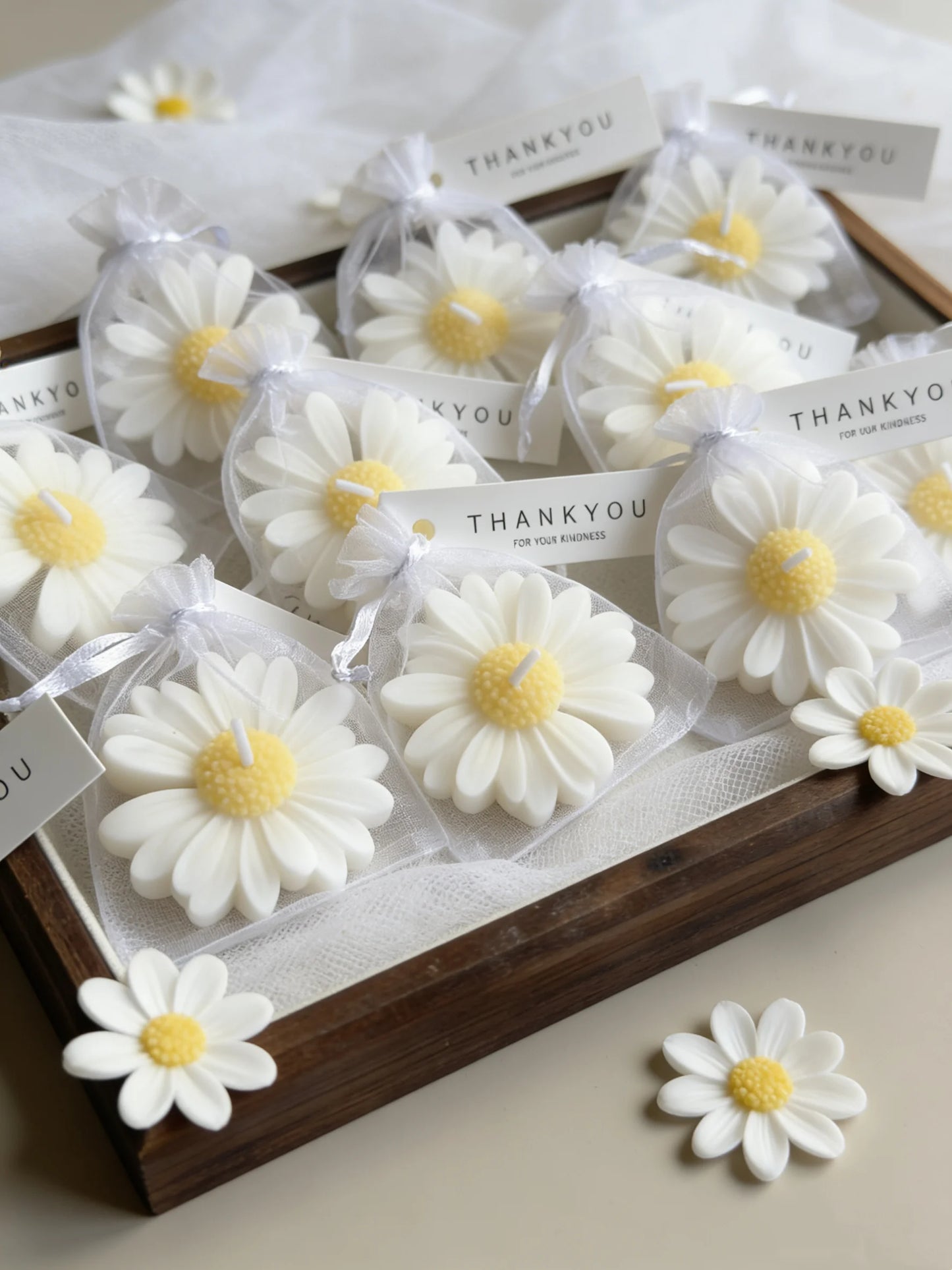 1pc/5pcs/10pcs Daisy Shaped Candles Set - Wedding Favors Gift Basket, Bridal Shower Decor, Scented Soy Wax For Home Fragrance
