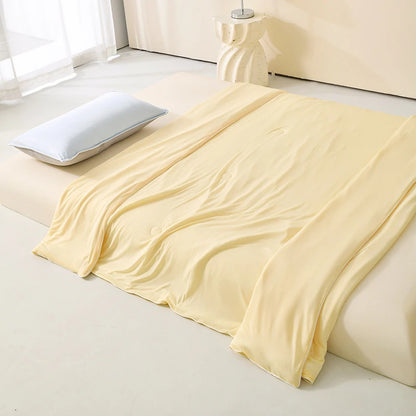 Air Condition Comforter for Summer Pure Color Ice Silk Cooling Blanket Lightweight and Smooth Twin/King Size Cold Quilt