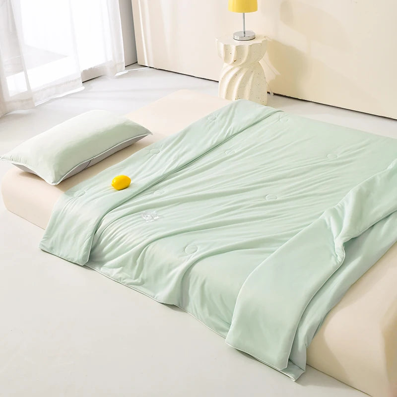 Air Condition Comforter for Summer Pure Color Ice Silk Cooling Blanket Lightweight and Smooth Twin/King Size Cold Quilt