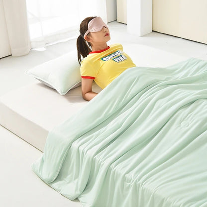 Air Condition Comforter for Summer Pure Color Ice Silk Cooling Blanket Lightweight and Smooth Twin/King Size Cold Quilt