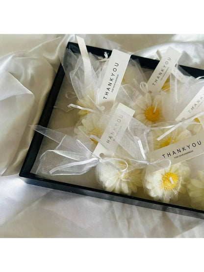 Daisy Shaped Candles Set - Wedding Favors Gift Basket, Bridal Shower Decor, Scented Soy Wax for Home Fragrance, Minimalist