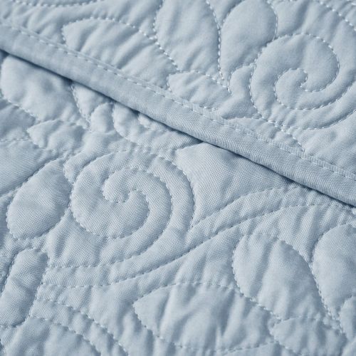 Oversized Quilted Throw Blue 60x70"